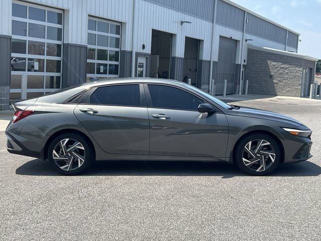 Certified 2025 Hyundai Elantra Sport FWD image 14
