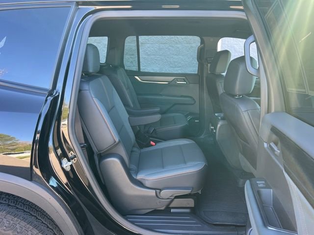 Used 2024 GMC Acadia AT4 w/ Luxury Package image 35