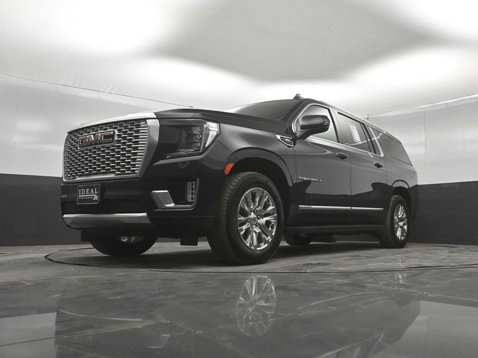 Used 2024 GMC Yukon XL Denali w/ Advanced Technology Package AWD/4WD image 38