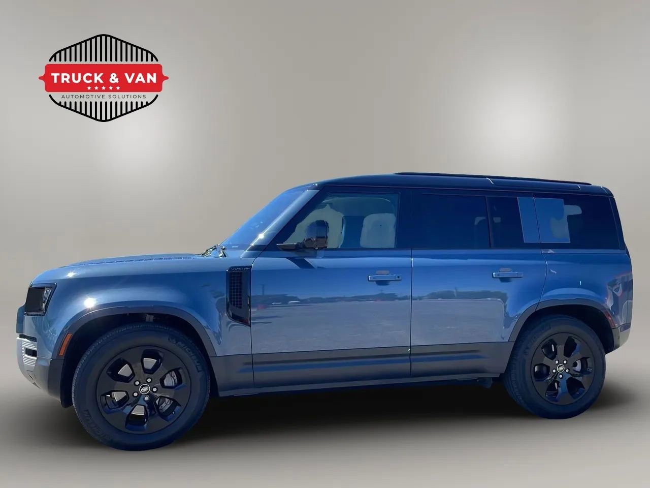 Used 2021 Land Rover Defender 110 SE AWD/4WD image 4
