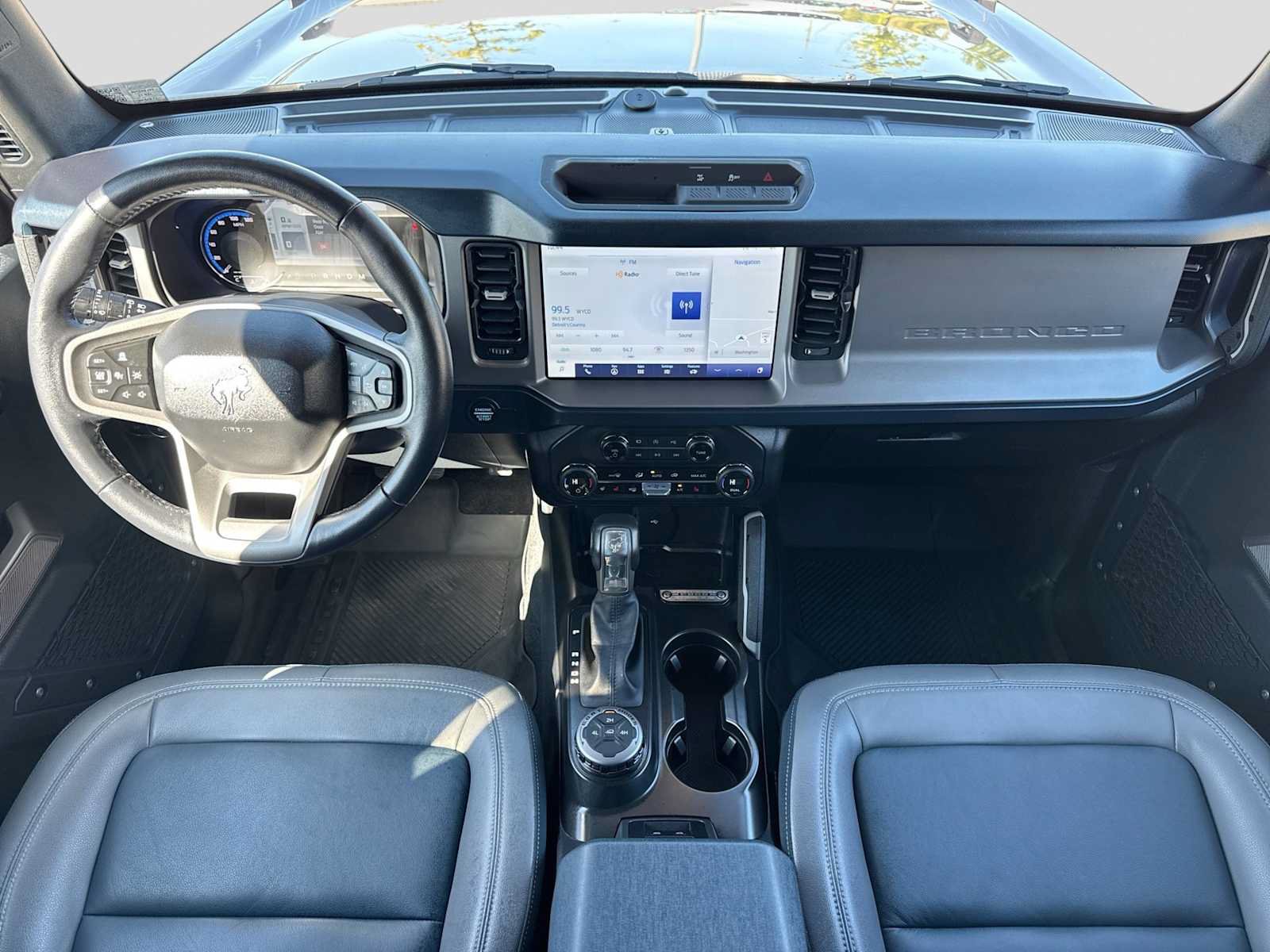 Used 2023 Ford Bronco Outer Banks AWD/4WD image 15
