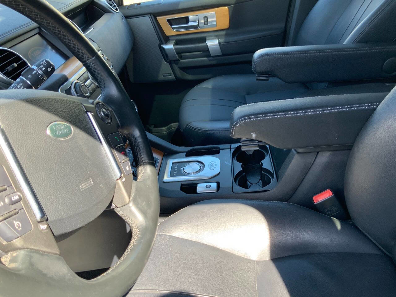 Used 2015 Land Rover LR4 HSE AWD/4WD image 23