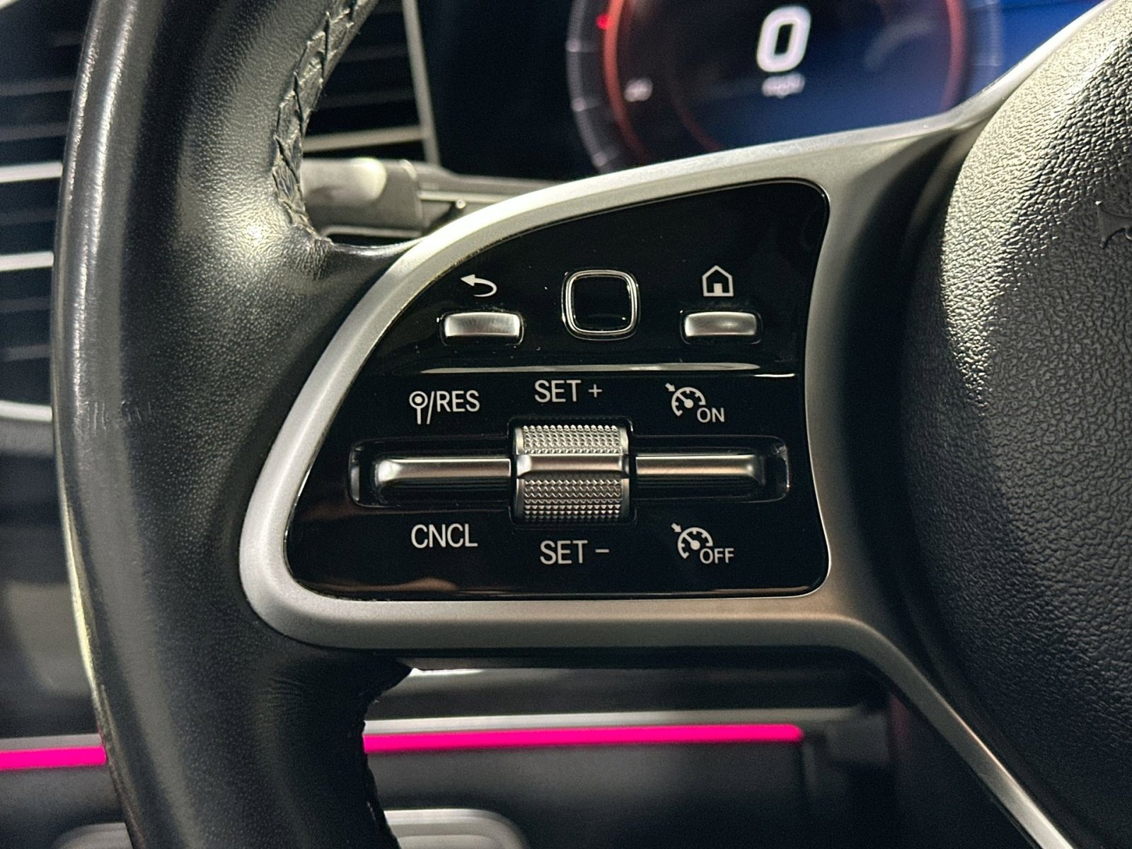 Used 2021 Mercedes-Benz GLE 350 4MATIC image 23