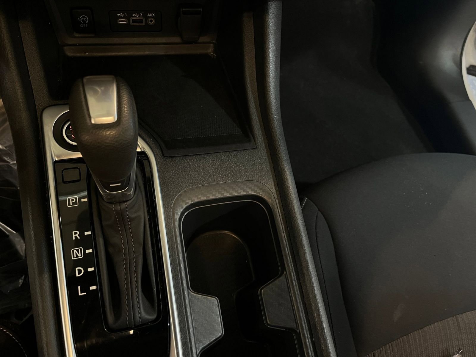 Used 2025 Nissan Sentra SV image 40