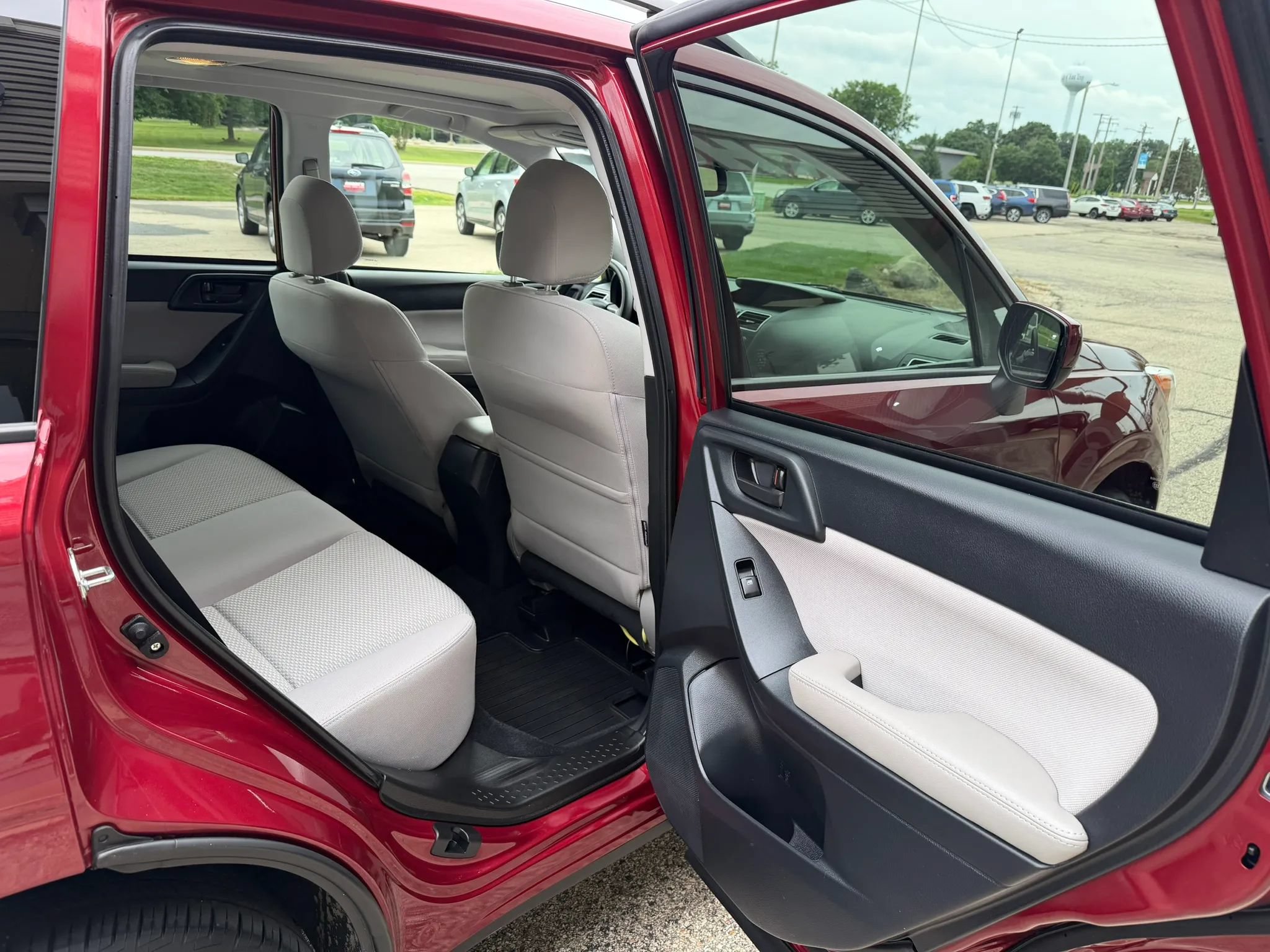 Used 2016 Subaru Forester 2.5i Premium AWD/4WD image 14