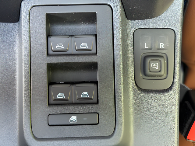 New 2024 Ford Bronco Outer Banks w/ Sasquatch Package AWD/4WD image 24