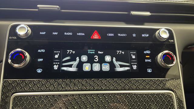 Used 2025 Genesis GV80 3.5T e-SC AWD/4WD image 18