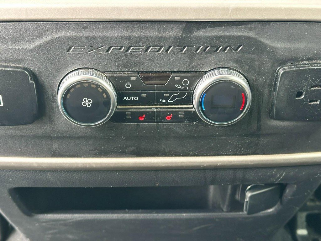 Used 2024 Ford Expedition Max Limited image 12