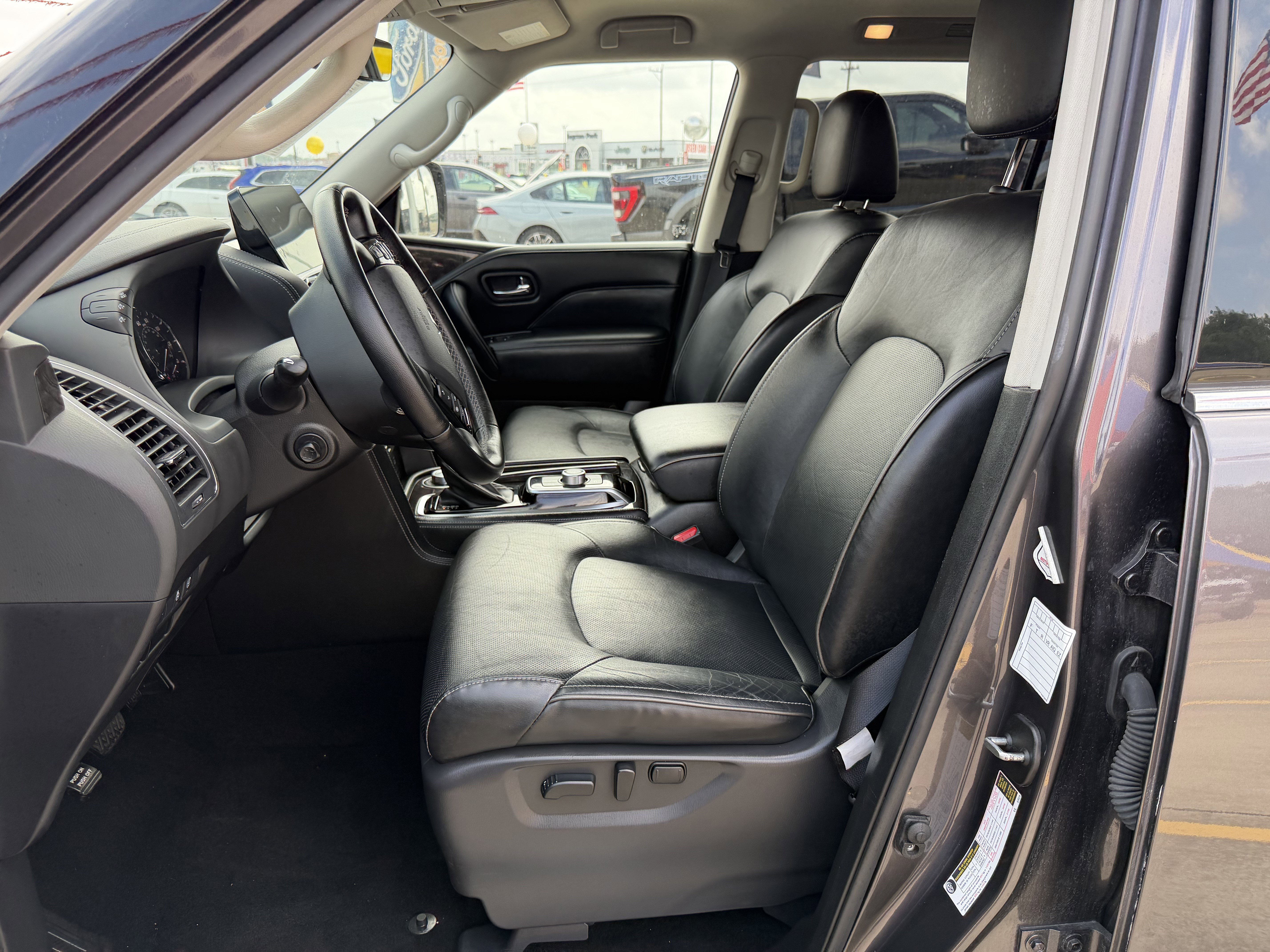 Used 2024 INFINITI QX80 Luxe AWD/4WD image 17