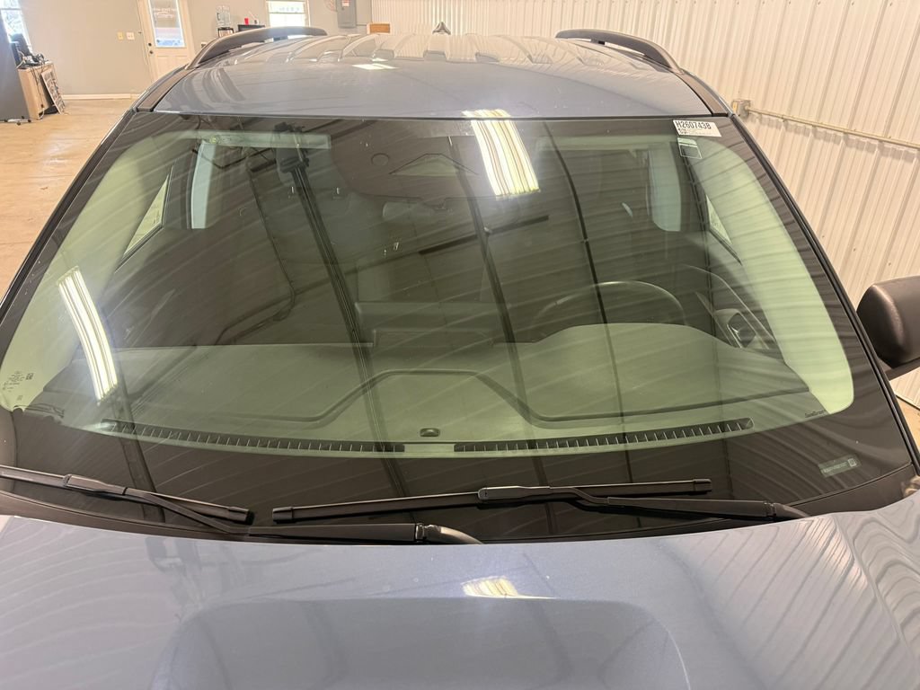Used 2025 Ford Explorer Active AWD/4WD image 15