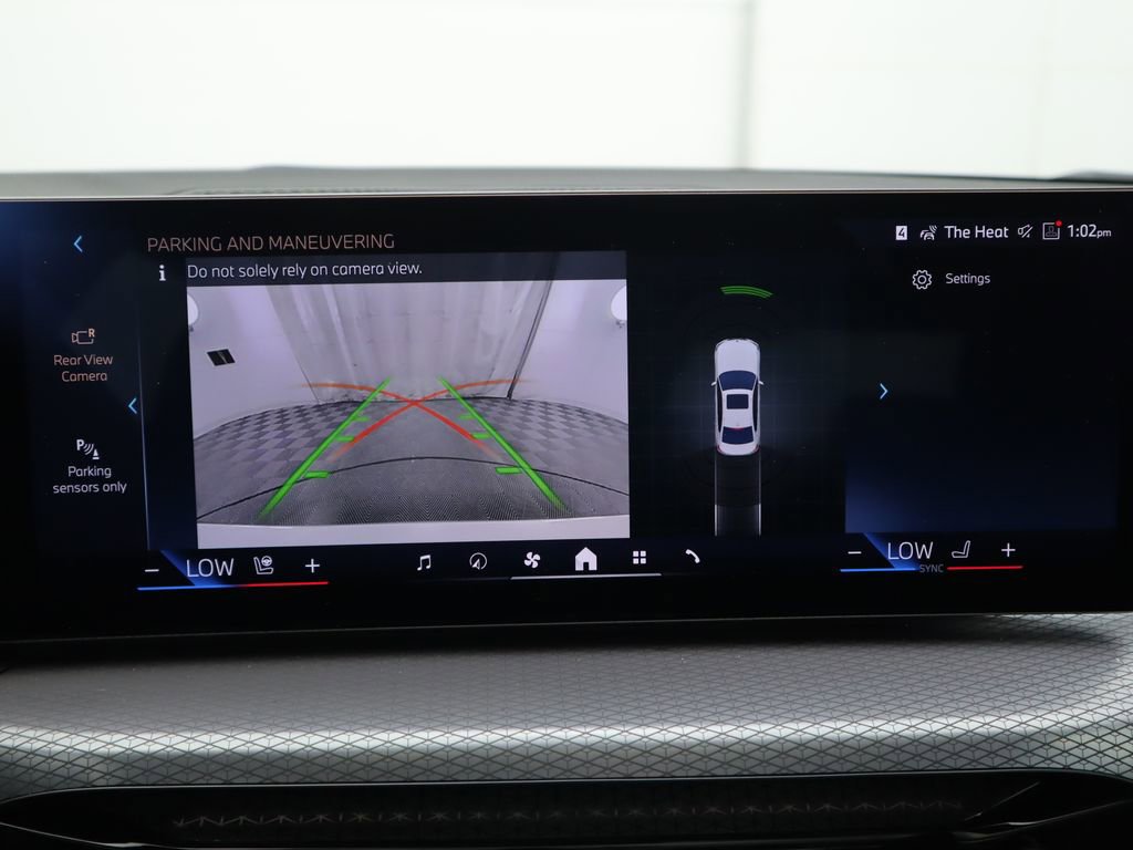 Certified 2025 BMW 330i Sedan w/ Convenience Package image 17