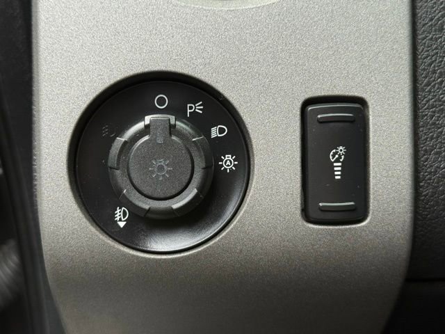 Used 2012 Ford F250 Lariat image 13