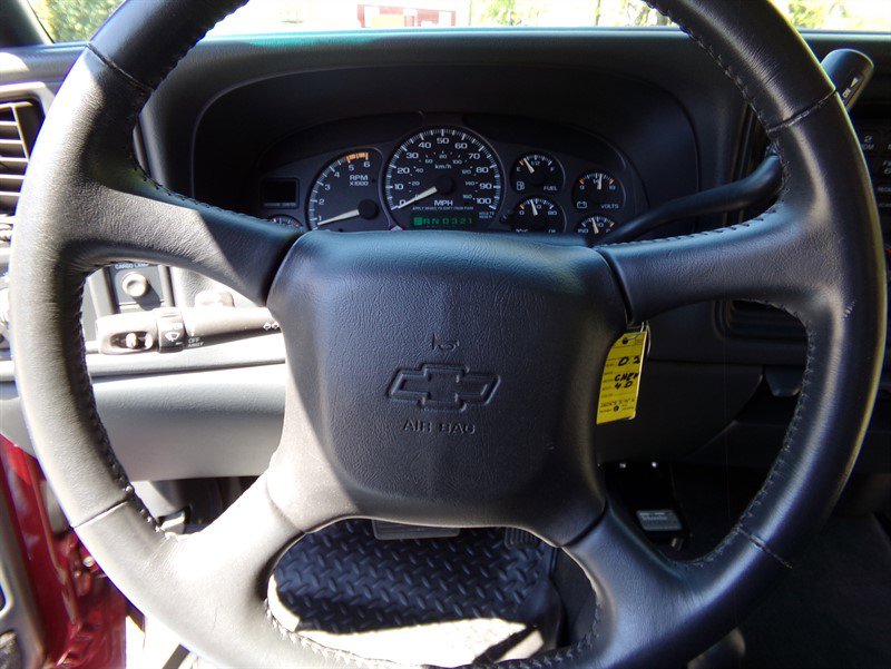 Used 2002 Chevrolet Silverado 2500 LS AWD/4WD image 34