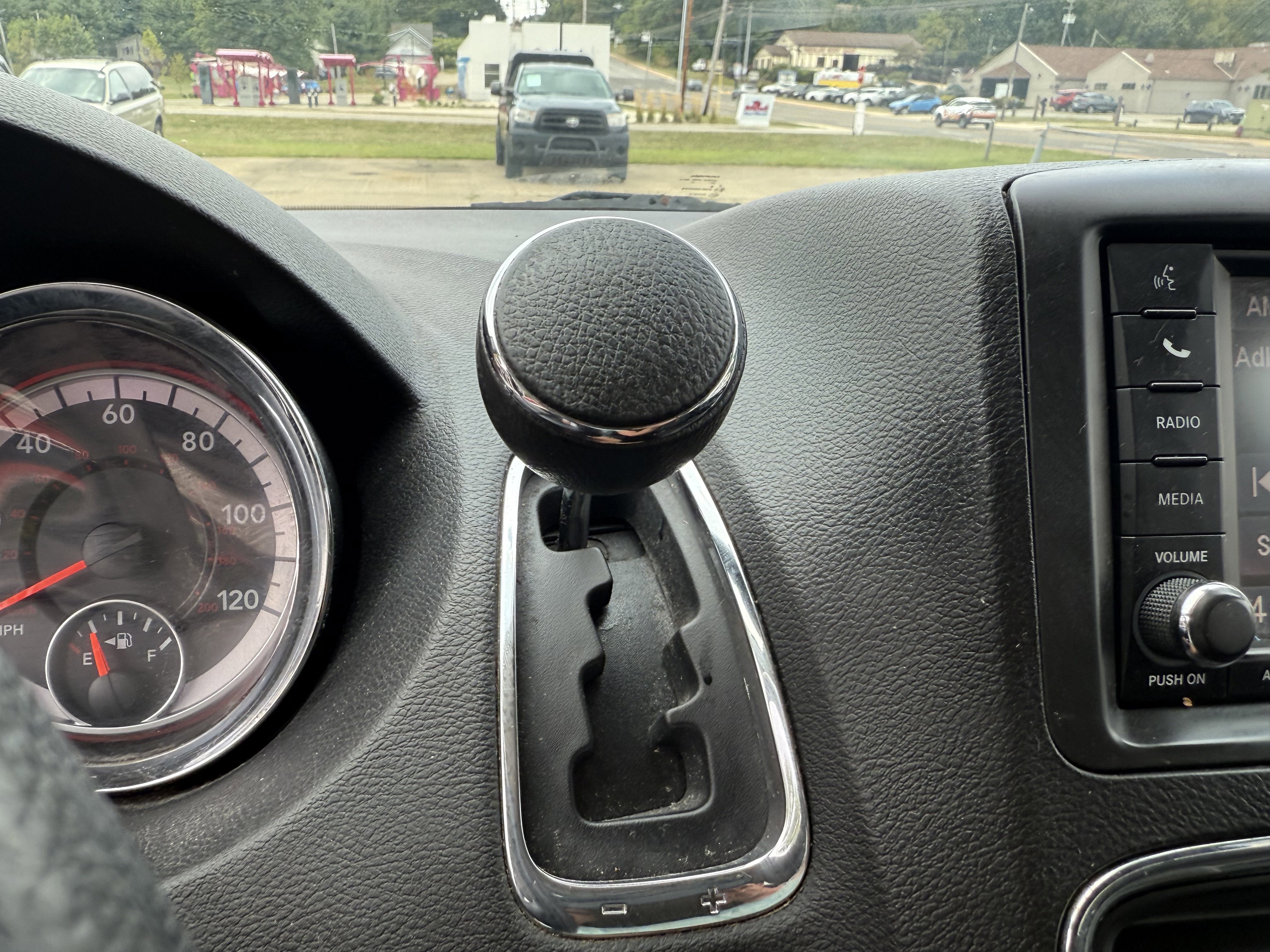 Used 2019 Dodge Grand Caravan SE image 22