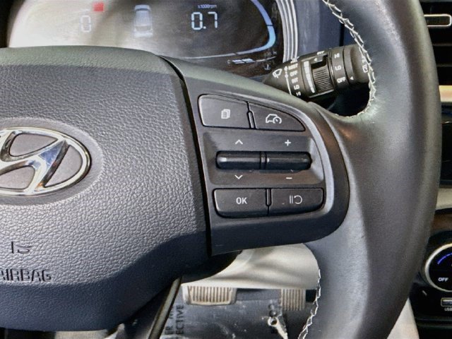 Used 2024 Hyundai Venue Limited FWD image 14