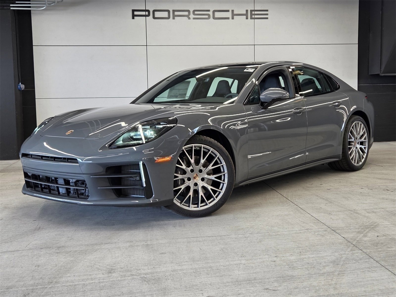 Certified 2025 Porsche Panamera image 1