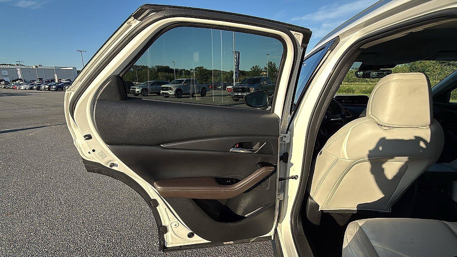 Used 2023 MAZDA CX-30 AWD 2.5 S w/ Premium Package image 21