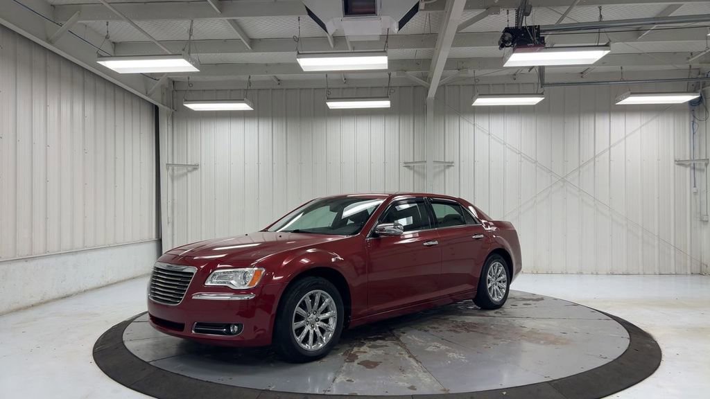Used 2012 Chrysler 300 Limited RWD image 4