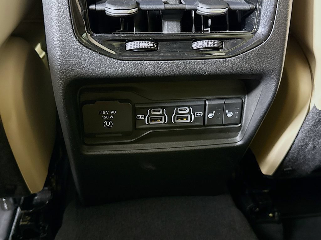 Used 2023 Jeep Grand Cherokee Limited w/ Luxury Tech Group II AWD/4WD image 29