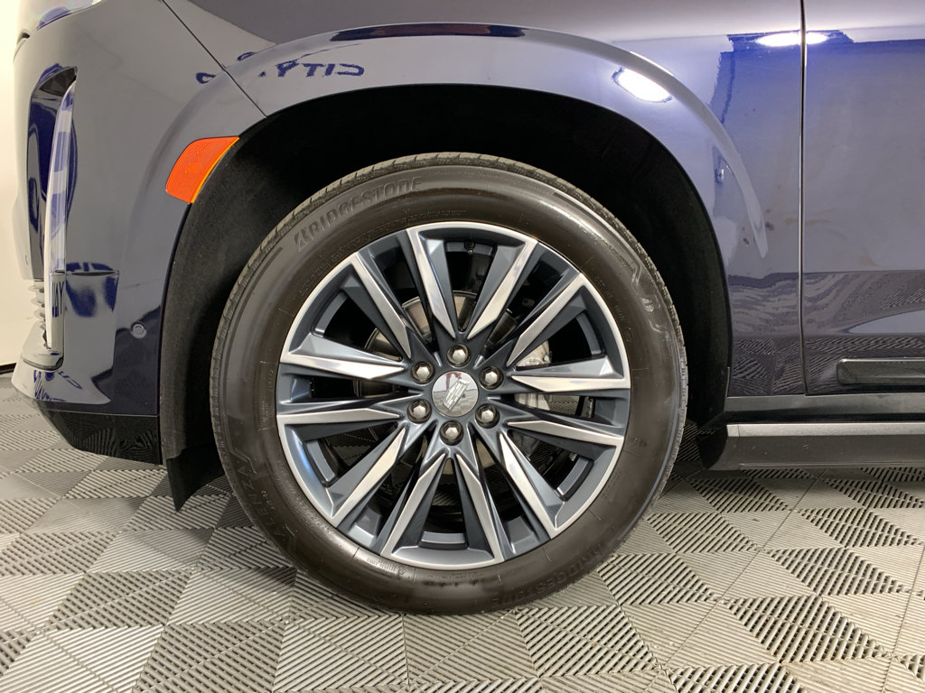 Used 2023 Cadillac Escalade ESV Sport w/ LPO, ONYX Package AWD/4WD image 9