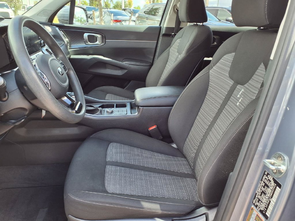 Used 2021 Kia Sorento LX FWD image 25