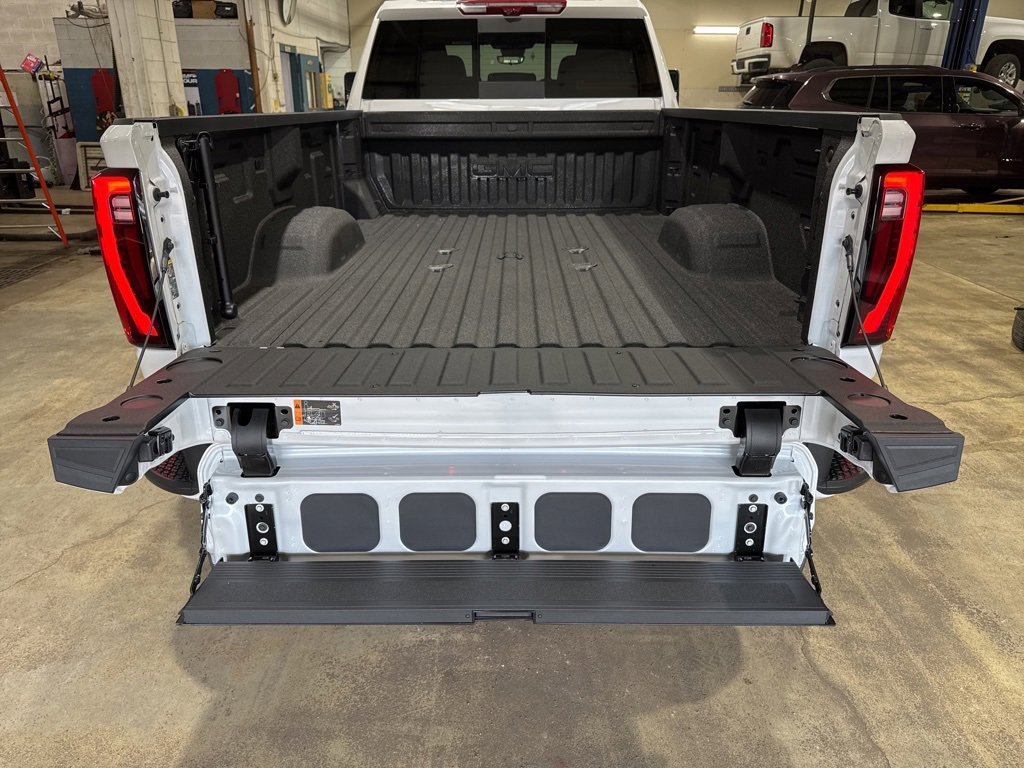New 2025 GMC Sierra 3500 Denali w/ Denali Reserve Package image 13
