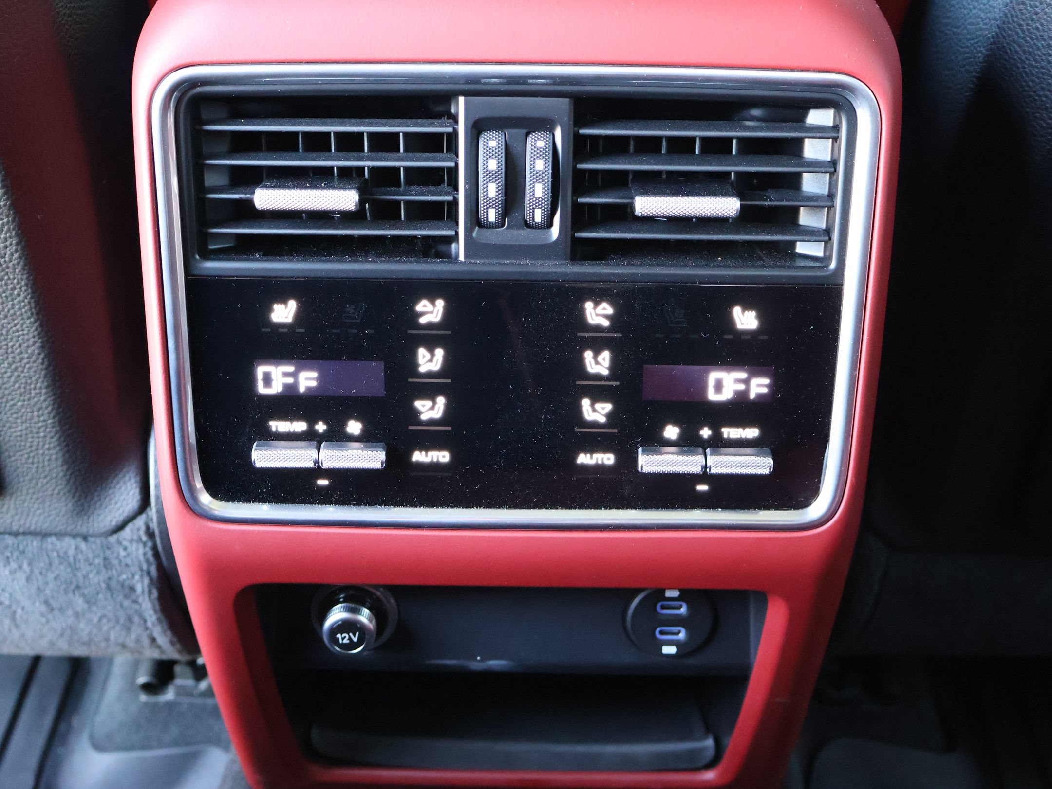 Used 2023 Porsche Cayenne GTS AWD/4WD image 25