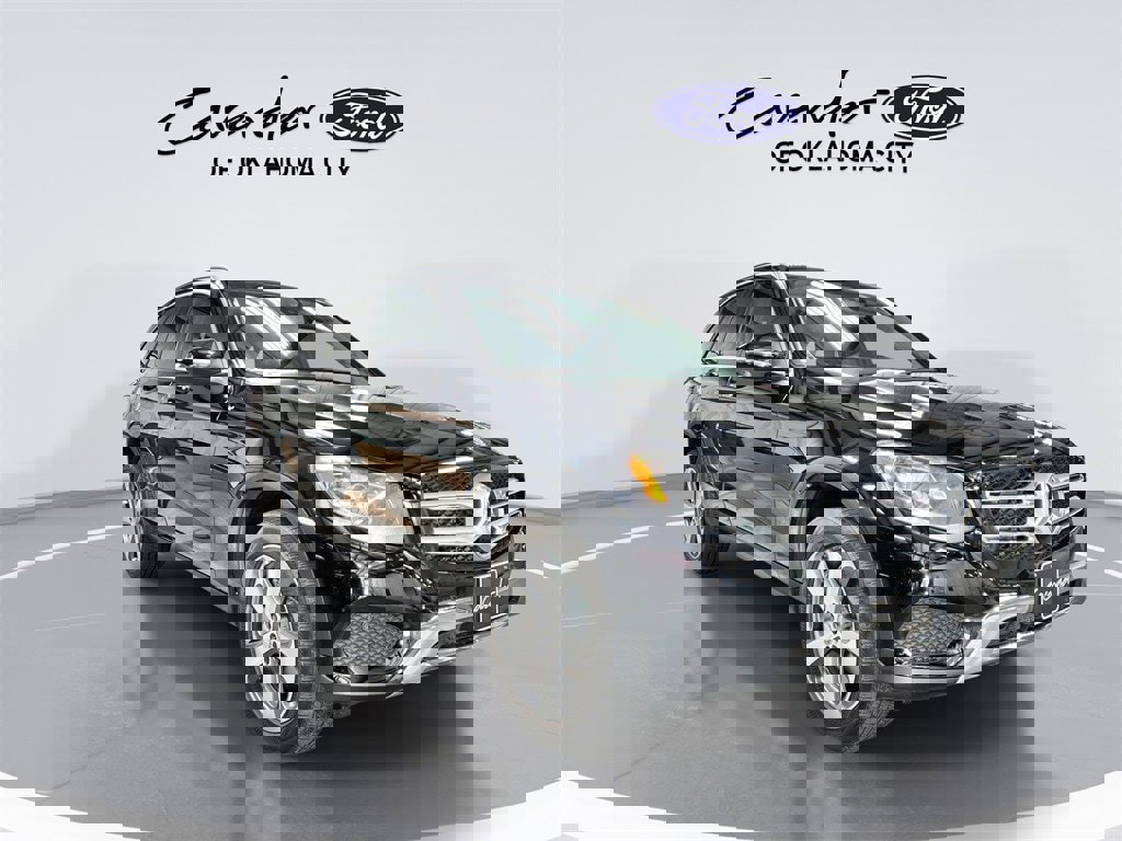 Used 2017 Mercedes-Benz GLC 300 4MATIC image 2