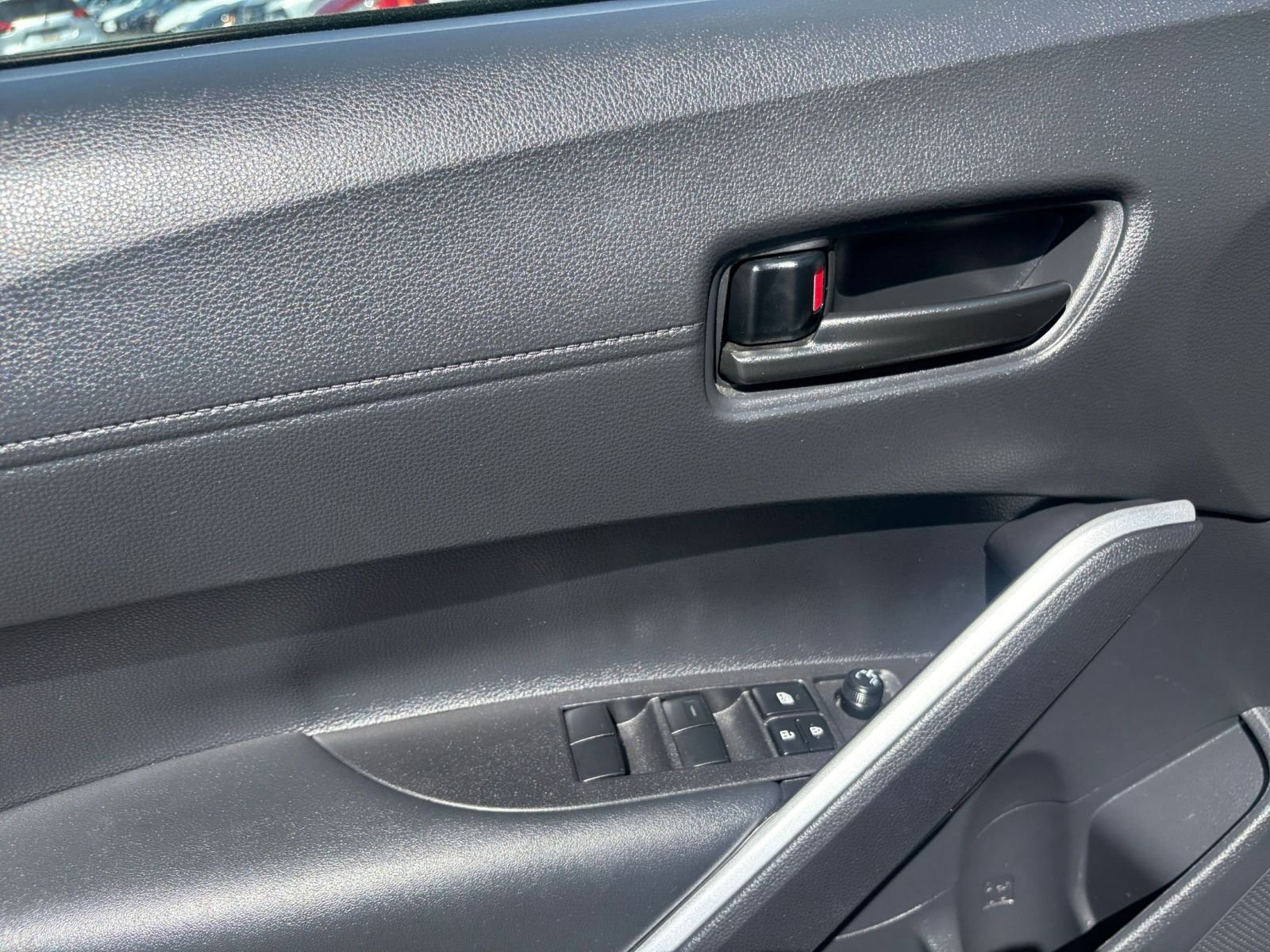 Used 2025 Toyota Corolla Cross LE FWD image 18
