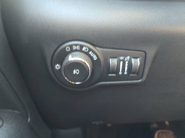 New 2026 Jeep Compass Limited image 11