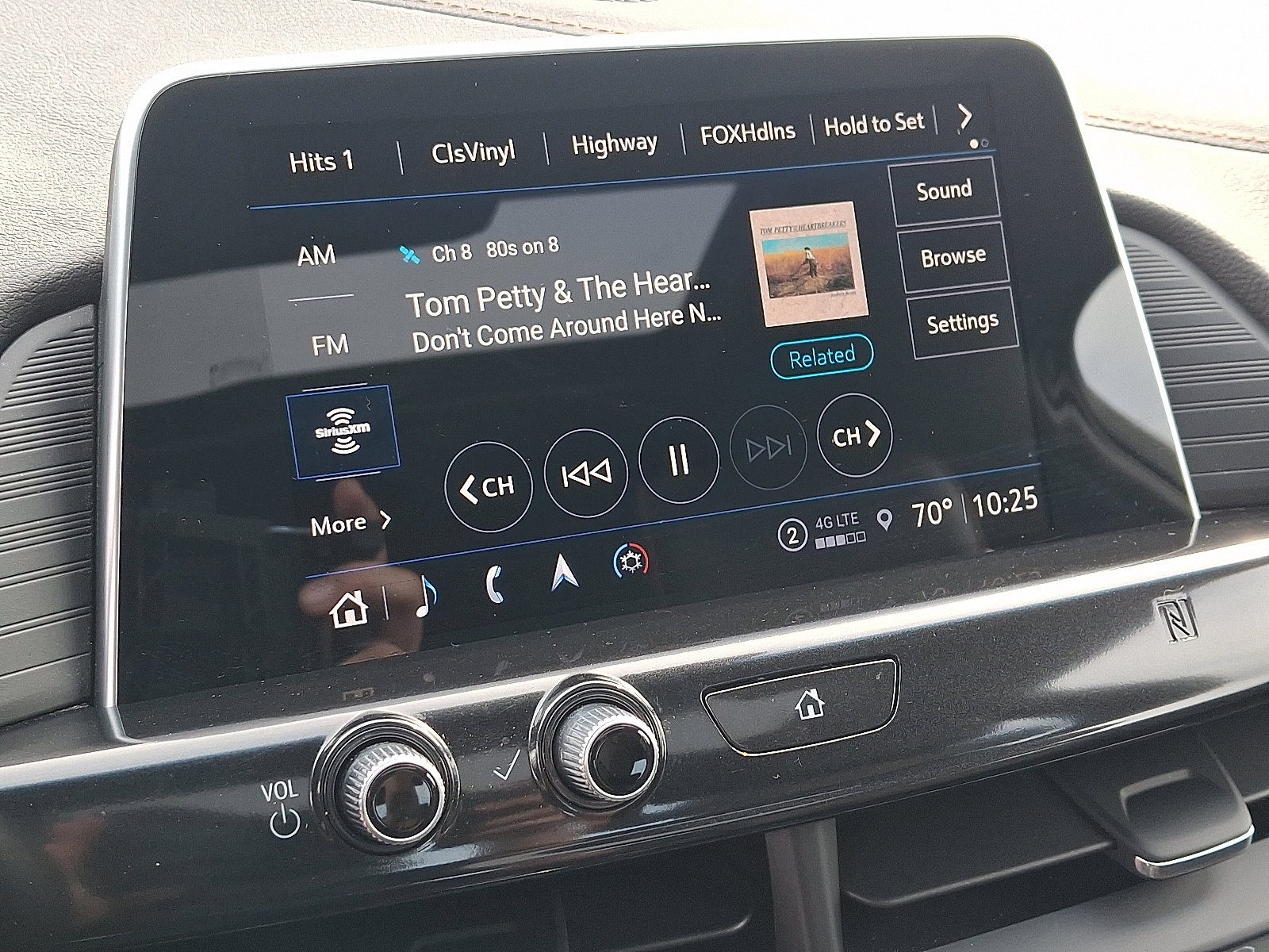 Used 2021 Cadillac CT4 V w/ Technology Package image 19