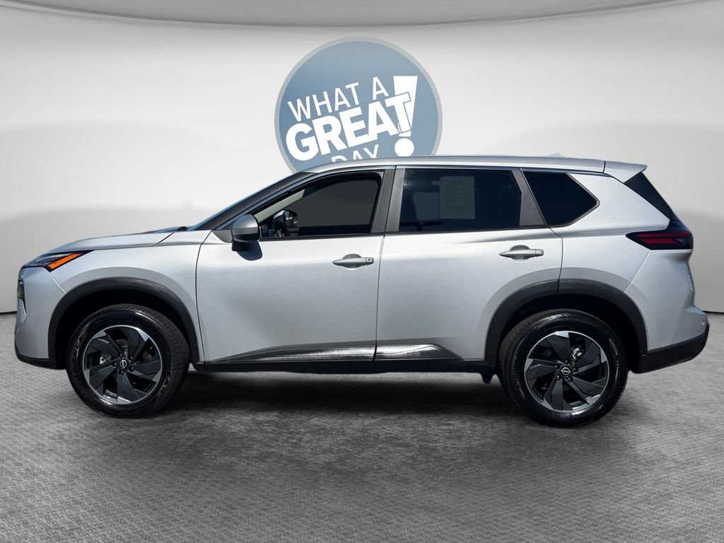 Used 2024 Nissan Rogue SV AWD/4WD image 7