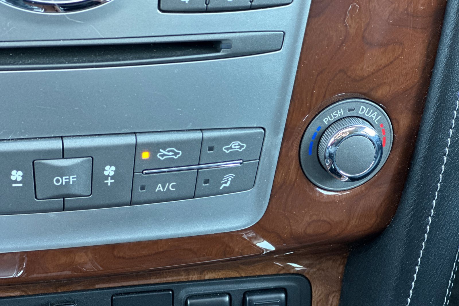 Used 2018 INFINITI QX80 2WD w/ Driver Assistance Package image 31