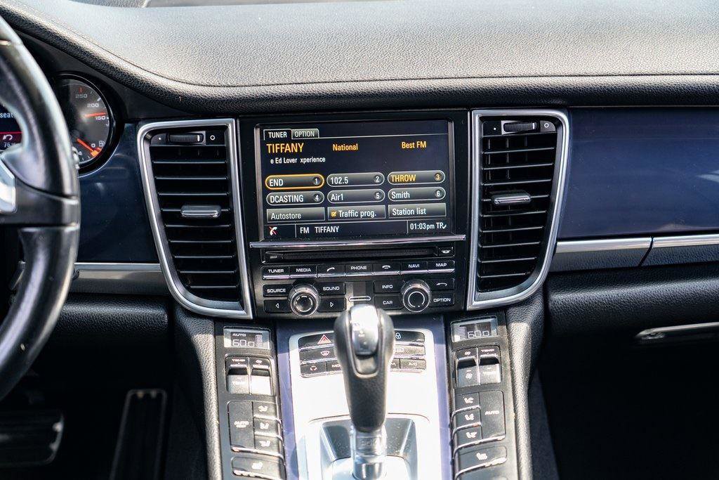 Used 2013 Porsche Panamera 4 w/ Premium Pkg image 19