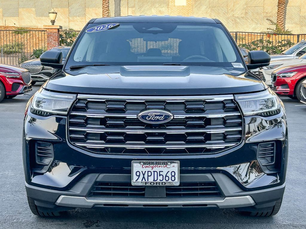 Used 2026 Ford Explorer Active RWD image 2