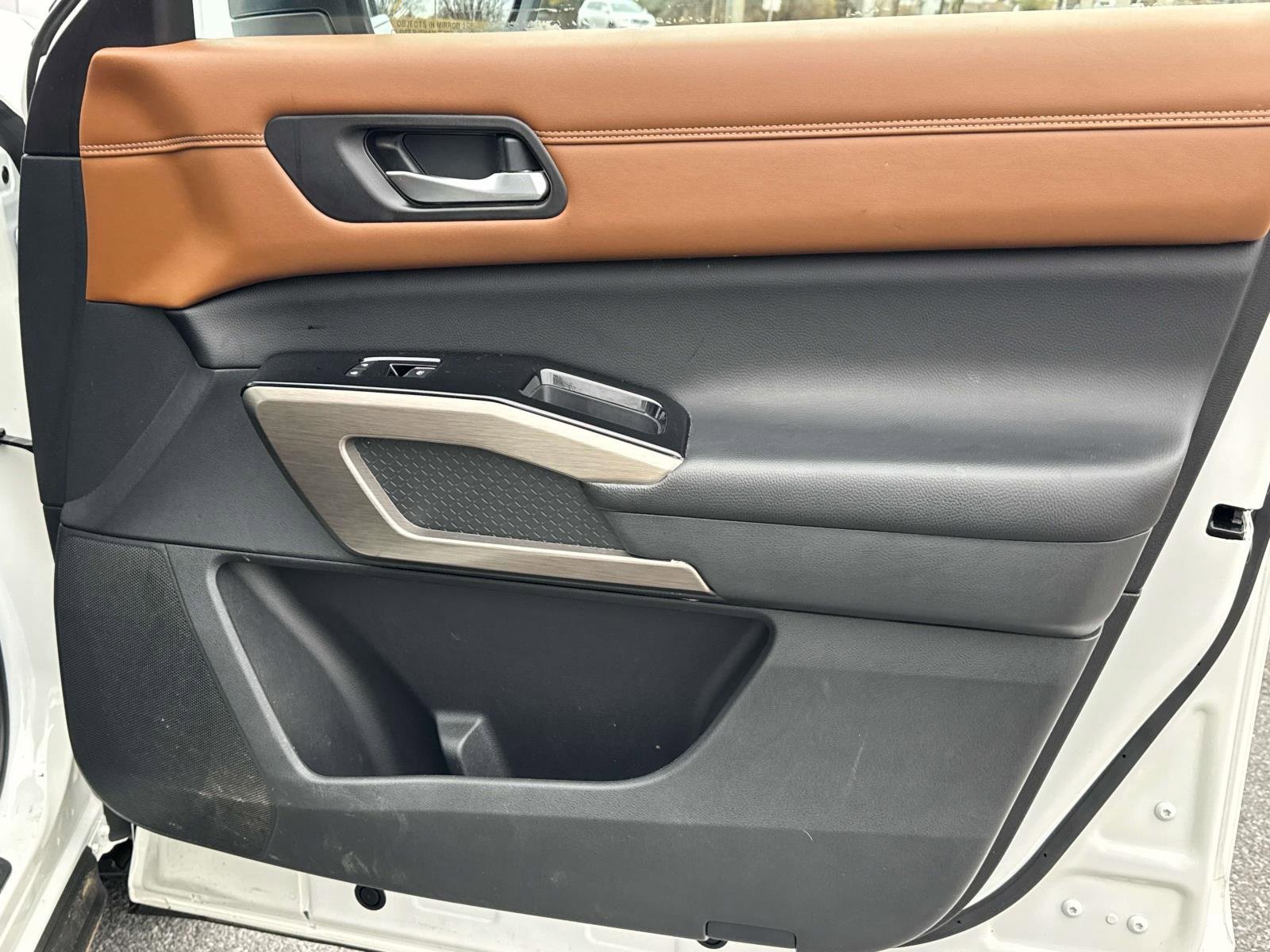 Used 2023 Nissan Pathfinder Platinum image 24