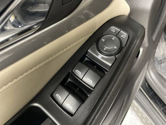 Used 2023 Chevrolet Traverse LS FWD image 13