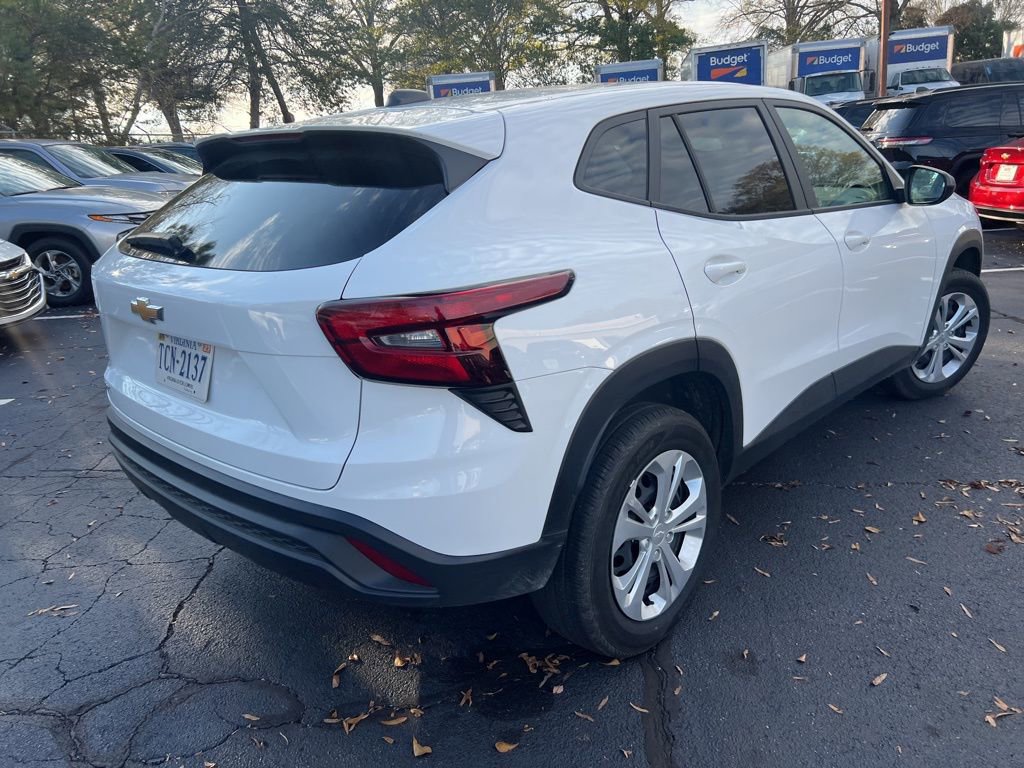 Used 2025 Chevrolet Trax LS image 12