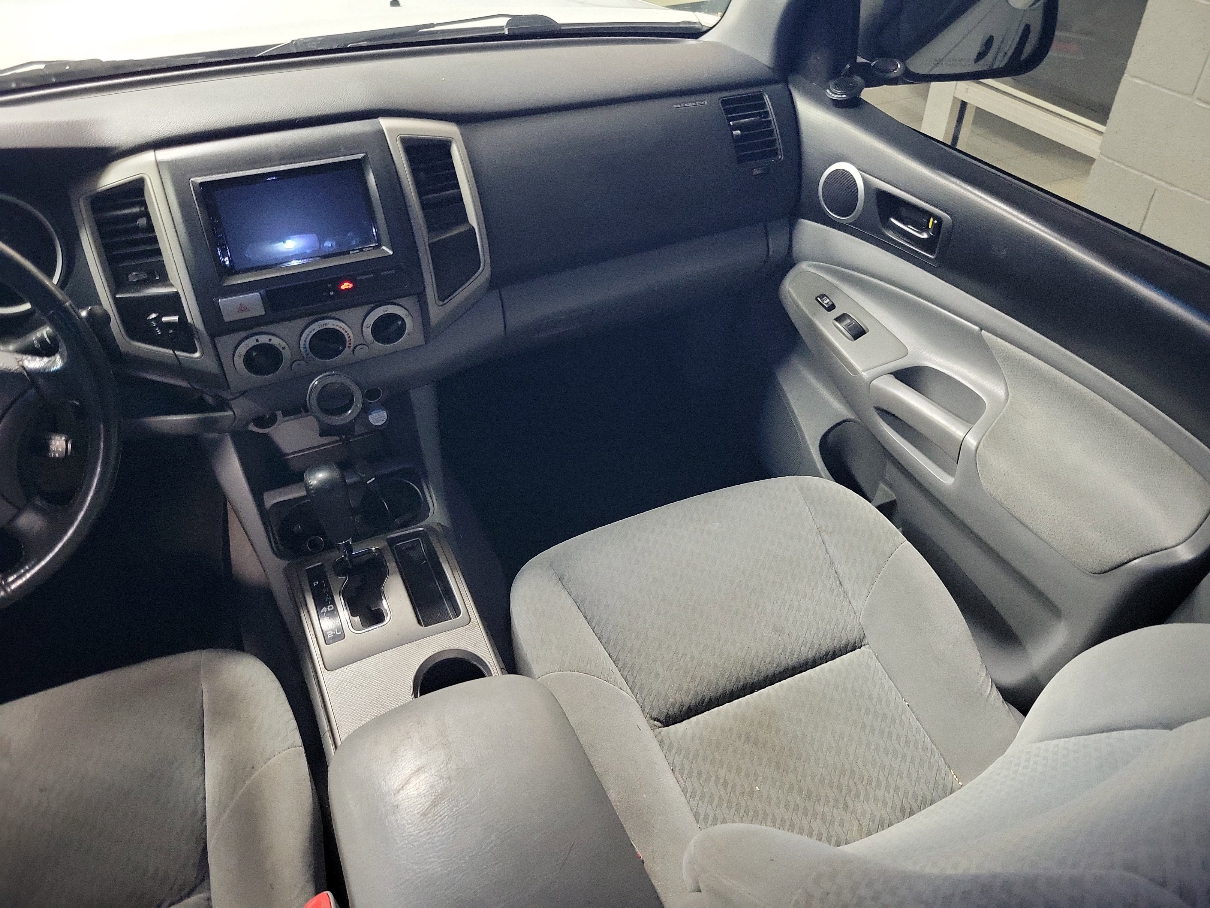 Used 2010 Toyota Tacoma PreRunner image 12