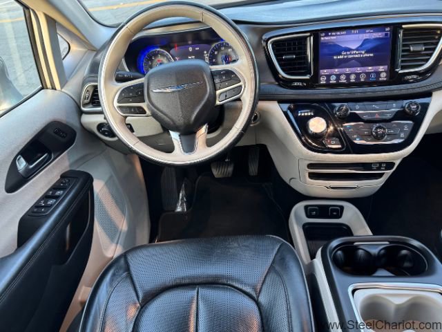 Used 2019 Chrysler Pacifica Limited image 12