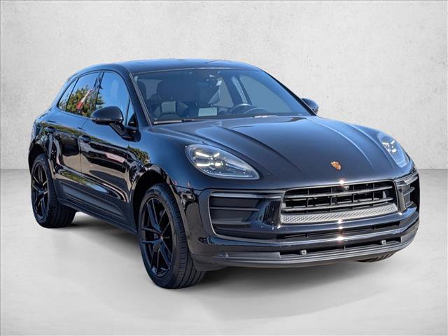 Used 2022 Porsche Macan AWD/4WD image 3
