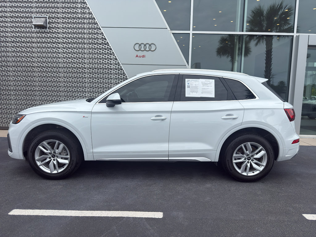 Used 2023 Audi Q5 2.0T Premium w/ Convenience Package AWD/4WD image 3