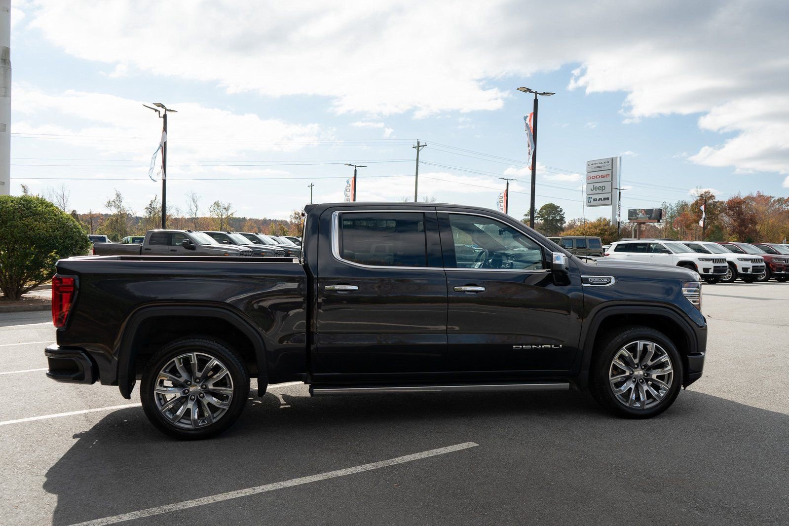 Used 2024 GMC Sierra 1500 Denali w/ Denali Reserve Package image 11