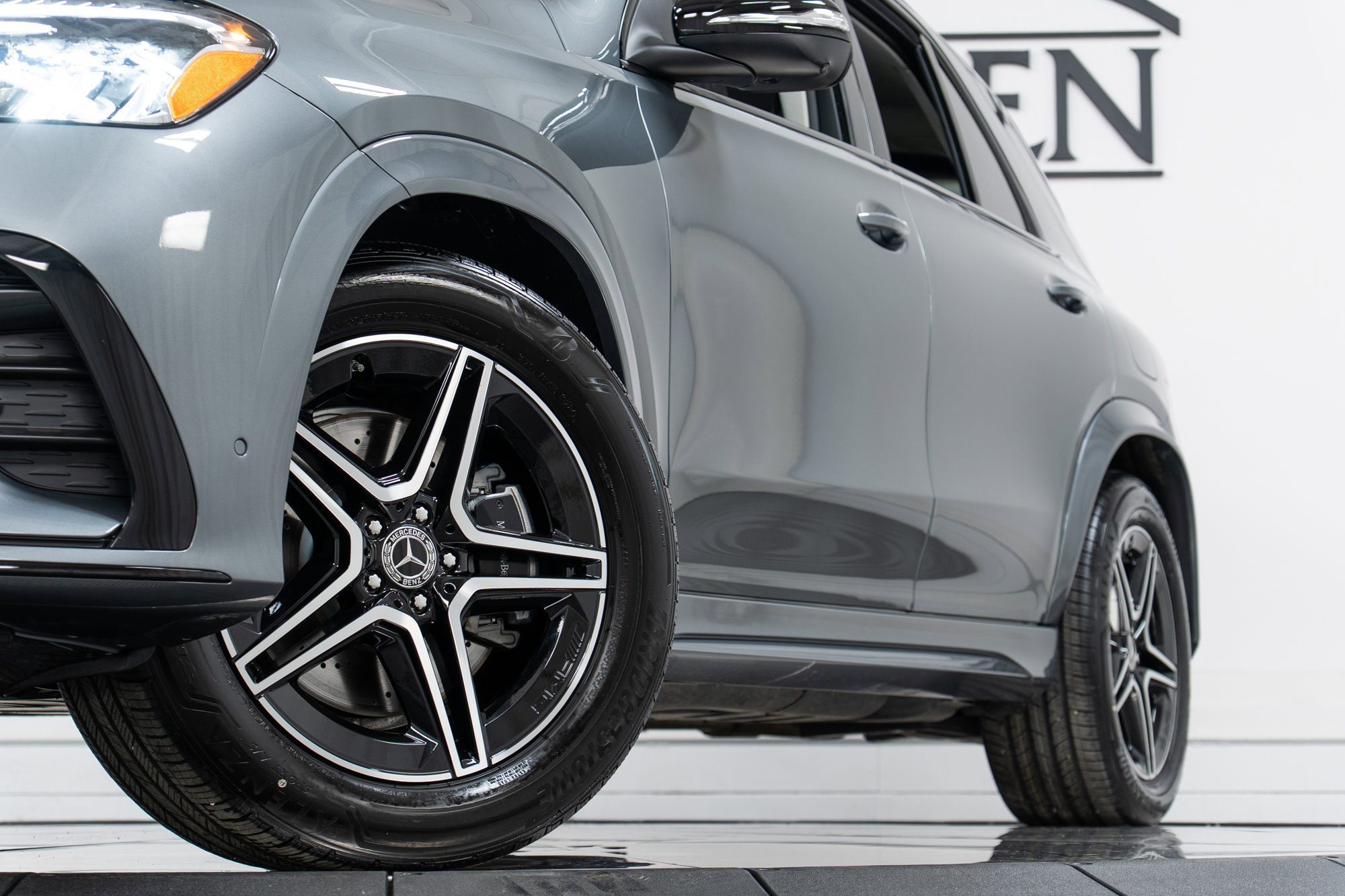 Certified 2026 Mercedes-Benz GLE 450e 4MATIC image 27