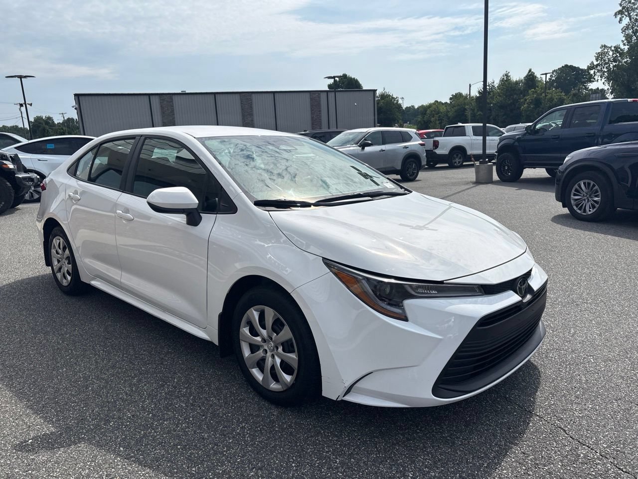 Used 2025 Toyota Corolla LE FWD image 11