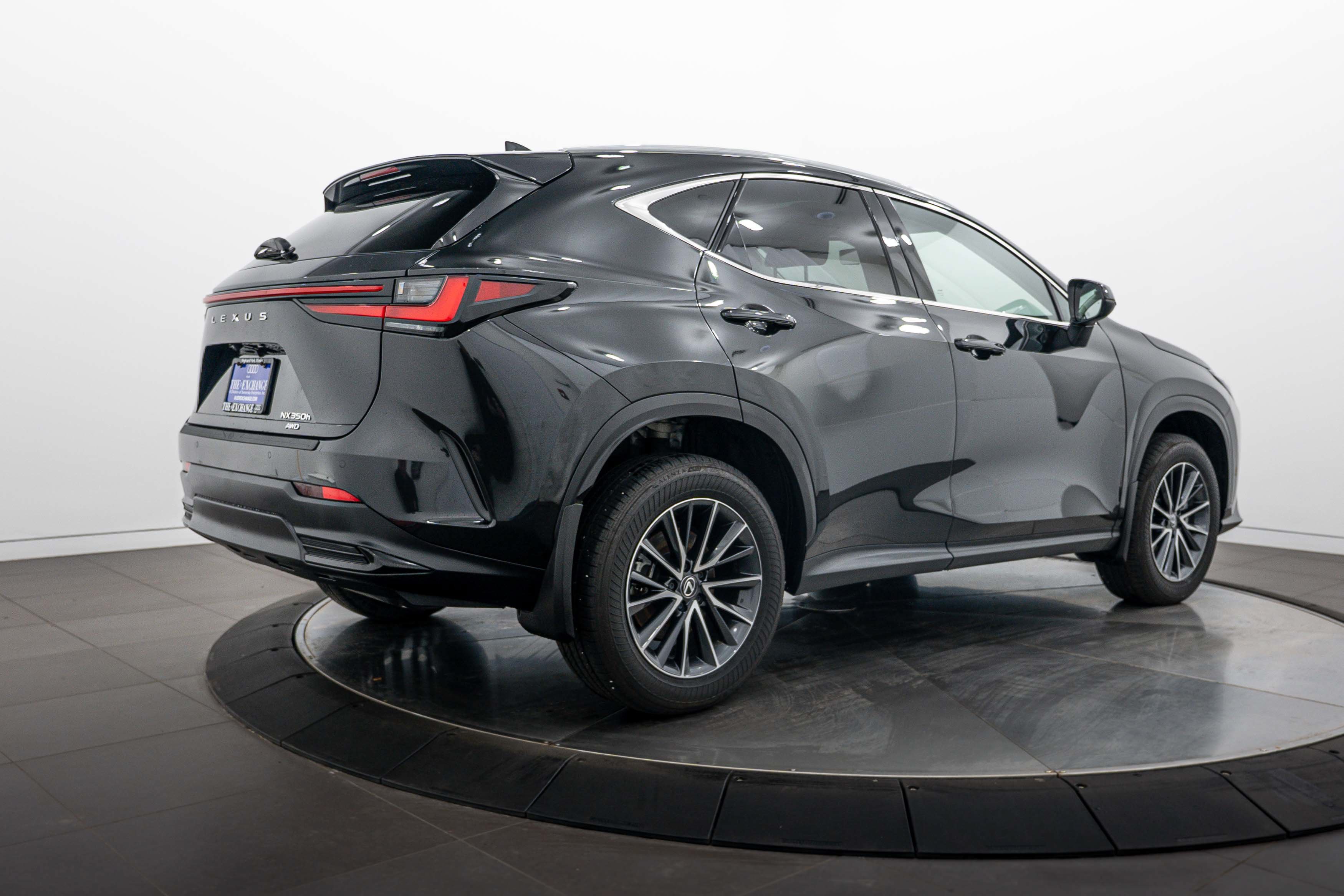 Used 2024 Lexus NX 350h AWD image 4