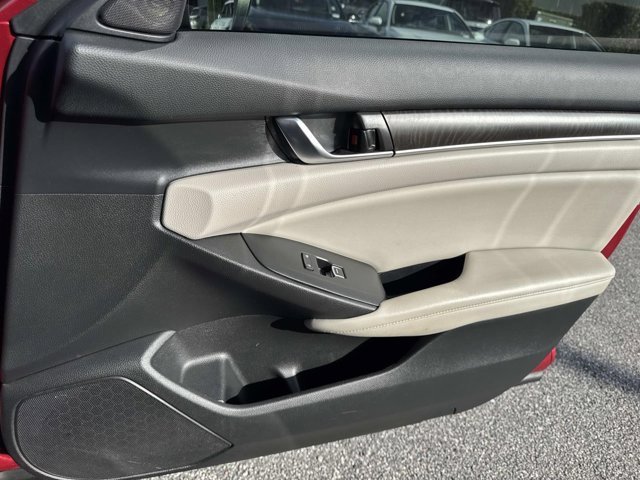 Used 2018 Honda Accord EX image 15