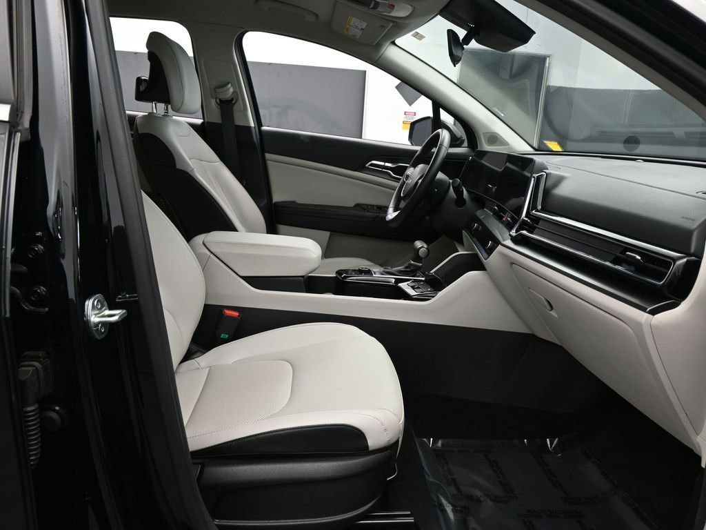 Used 2023 Kia Sportage EX image 49