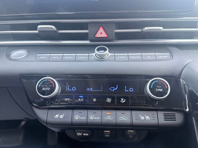 Used 2023 Hyundai Elantra Limited image 16