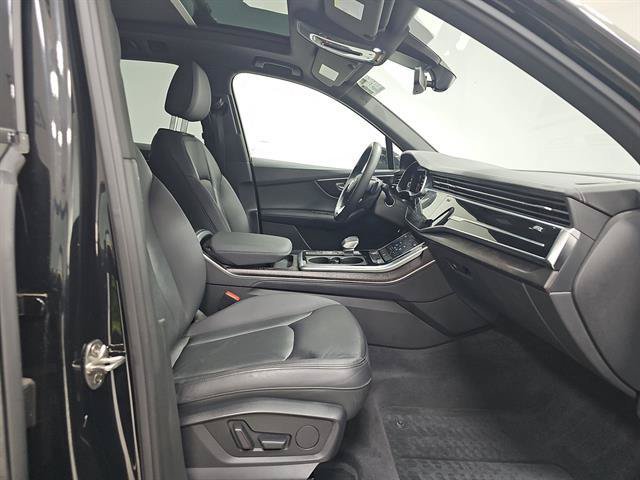 Used 2023 Audi Q7 2.0T Premium Plus w/ Premium Plus Package AWD/4WD image 8